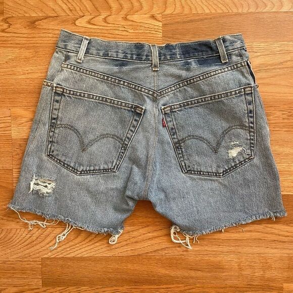 VINTAGE LEVI’S Cut Off Distressed Studded Denim Shorts Reworked Sz 30 - Picture 3 of 6
